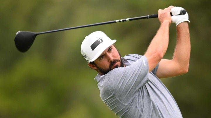 popular pro given rare 4 shot penalty his response was endearing